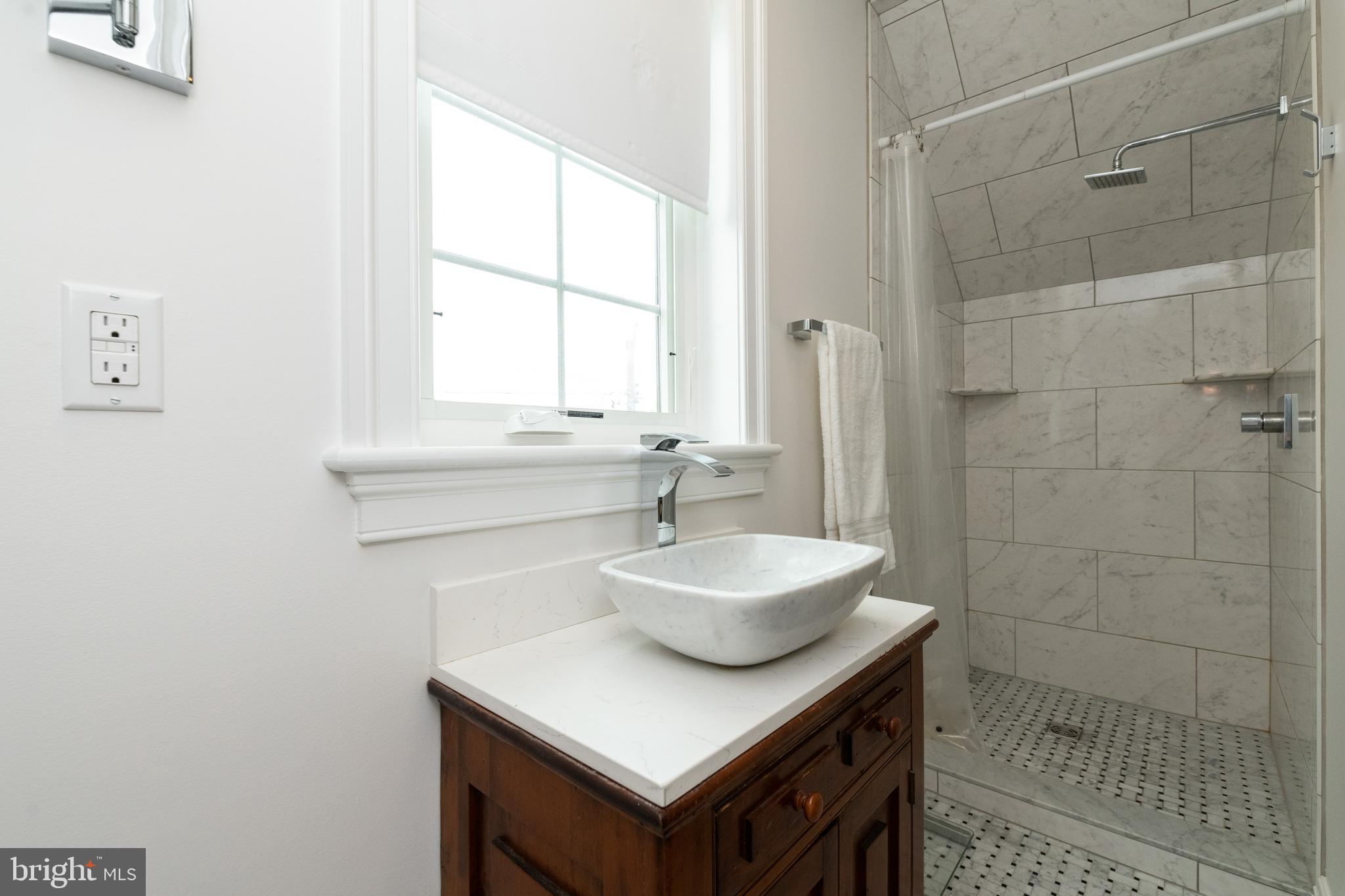 516 Wilton Road Towson, MD 21286 - Photo 25 of 43 Master bath