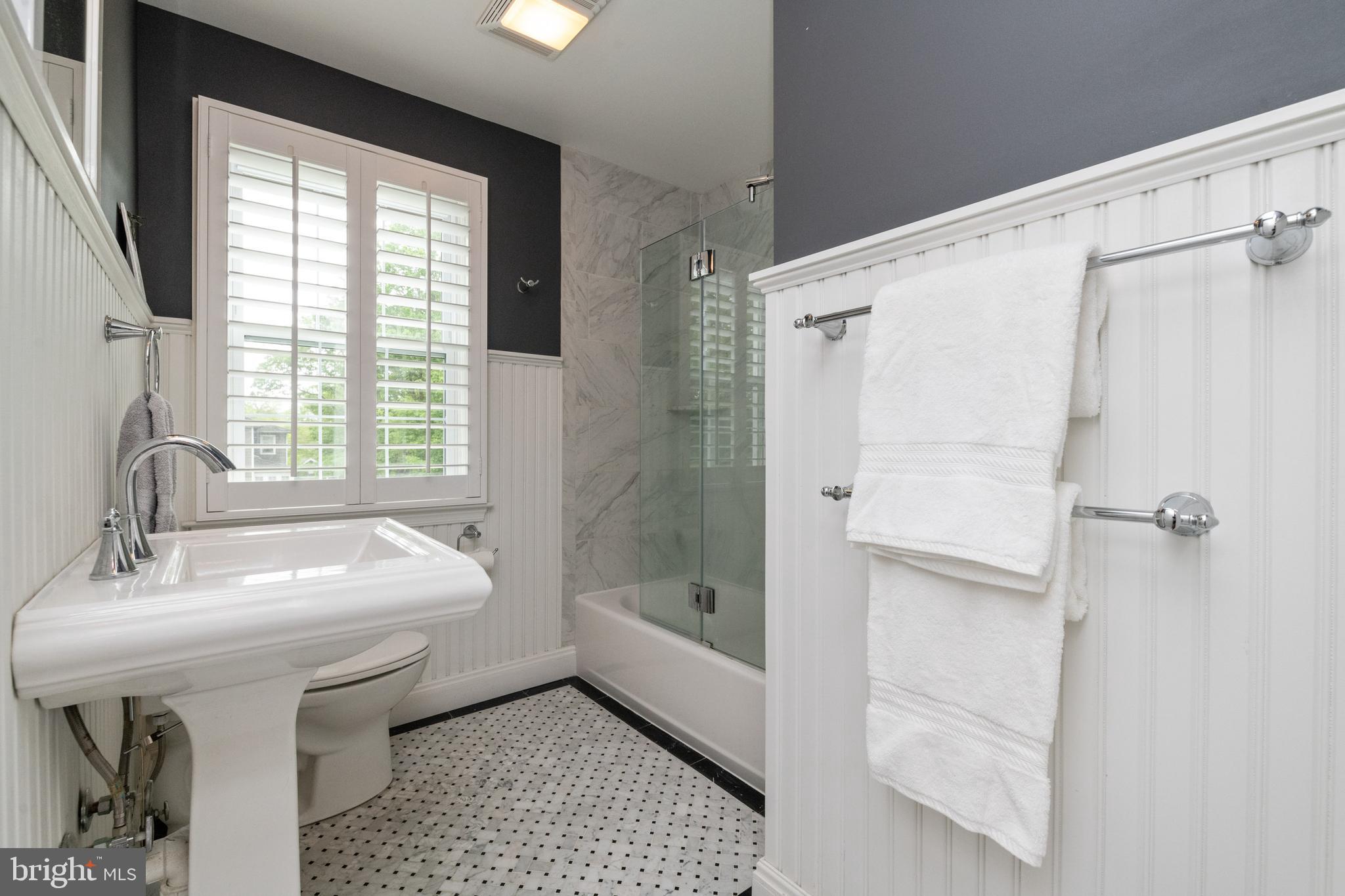 516 Wilton Road Towson, MD 21286 - Photo 27 of 43 Hall Bath