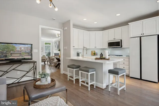 $6,800 | 1753 22nd Street North, Arlington, VA 22209