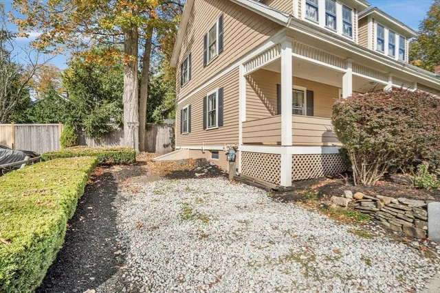 $979,000 | 38-40 Court Lane, Concord, MA 01742