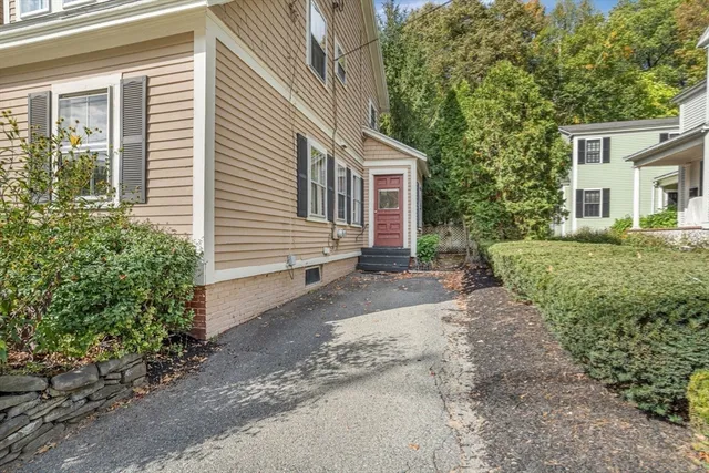 $979,000 | 38-40 Court Lane, Concord, MA 01742