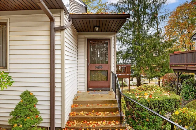 $389,000 | 117 Village Road, Unit D, Yorktown Heights, NY 10598