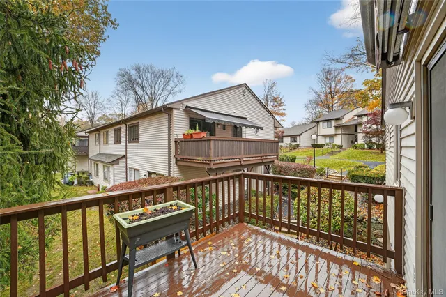 $389,000 | 117 Village Road, Unit D, Yorktown Heights, NY 10598