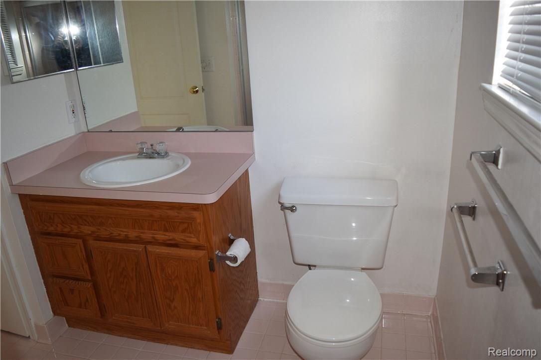 57627 Jewell Road Washington, MI 48094 - Photo 15 of 24 1st Floor Main Full Bath
