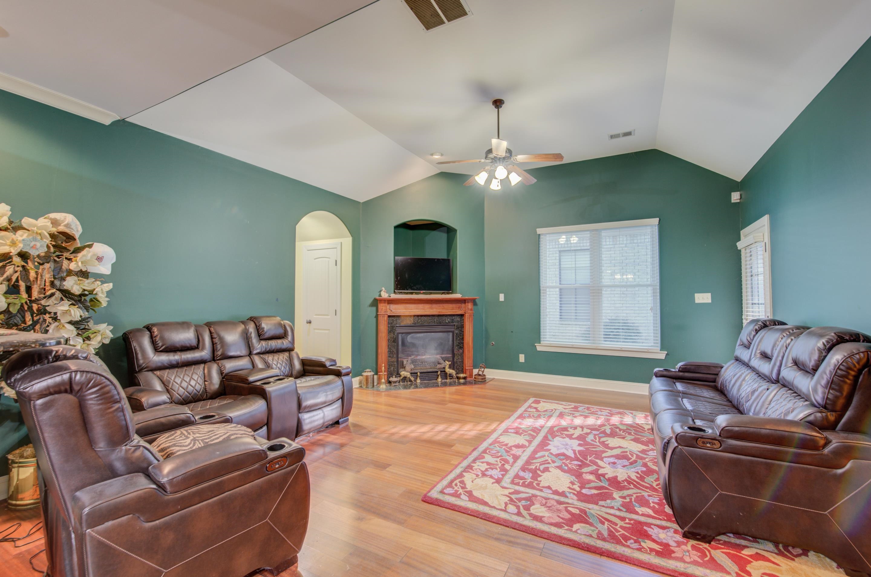 1447 Lagrange Crest Road Cordova, TN 38018 - Photo 6 of 25 Gallery Image 6