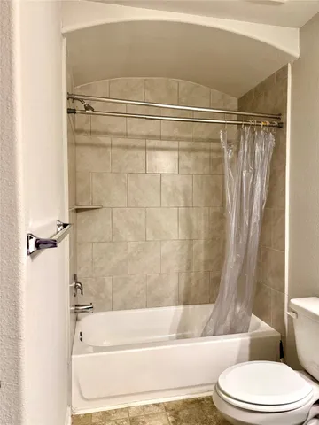 $2,350 | 2215 Hidden Embers Path, Fresno, TX 77545