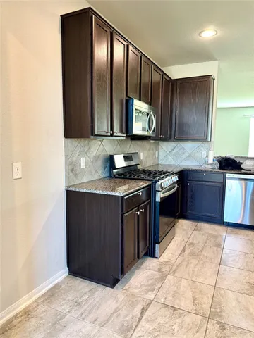 $2,350 | 2215 Hidden Embers Path, Fresno, TX 77545