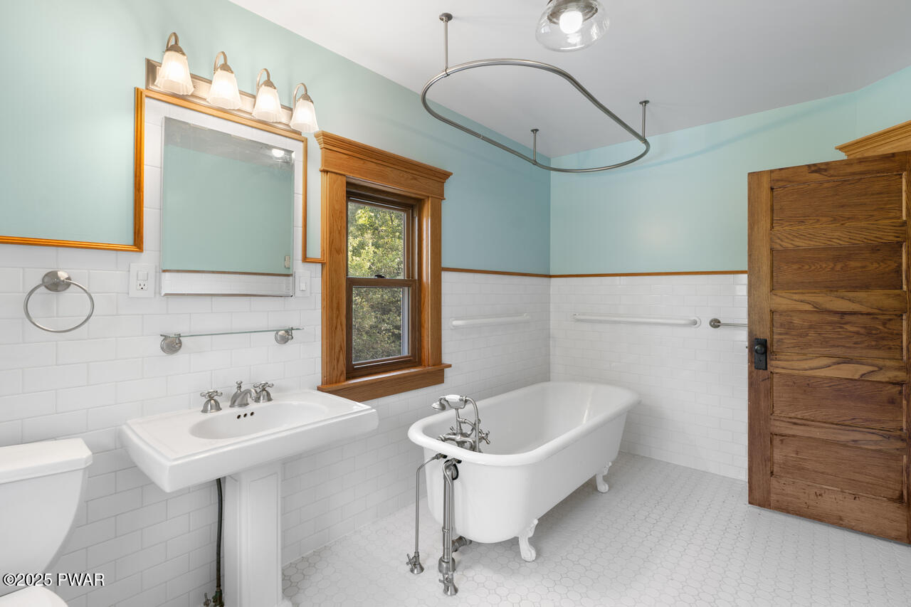 237 Woodtown Road Shohola, PA 18458 - Photo 26 of 56