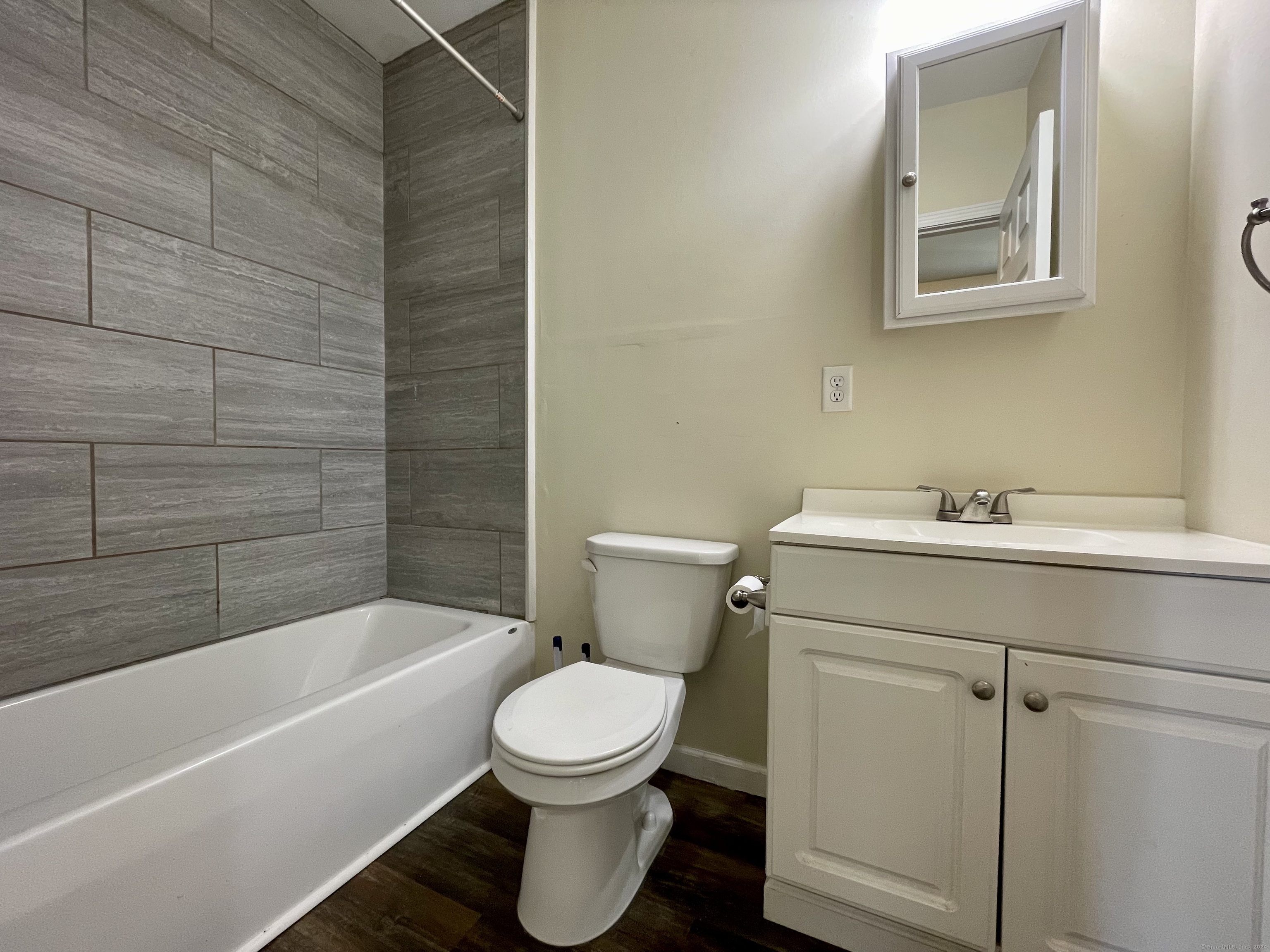 14 Dwight Street, Unit 1B Bristol, CT 06010 - Photo 11 of 12