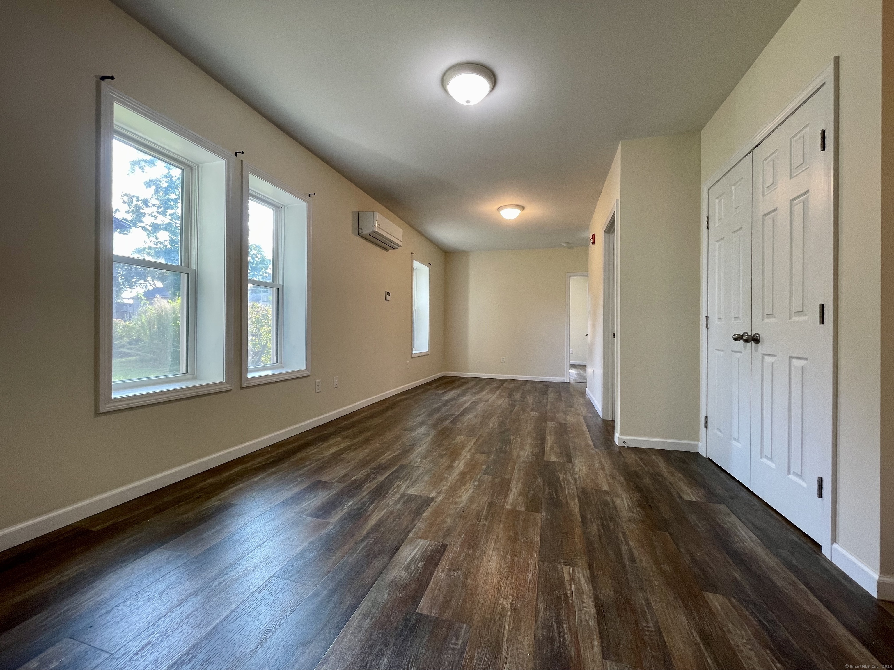 14 Dwight Street, Unit 1B Bristol, CT 06010 - Photo 4 of 12