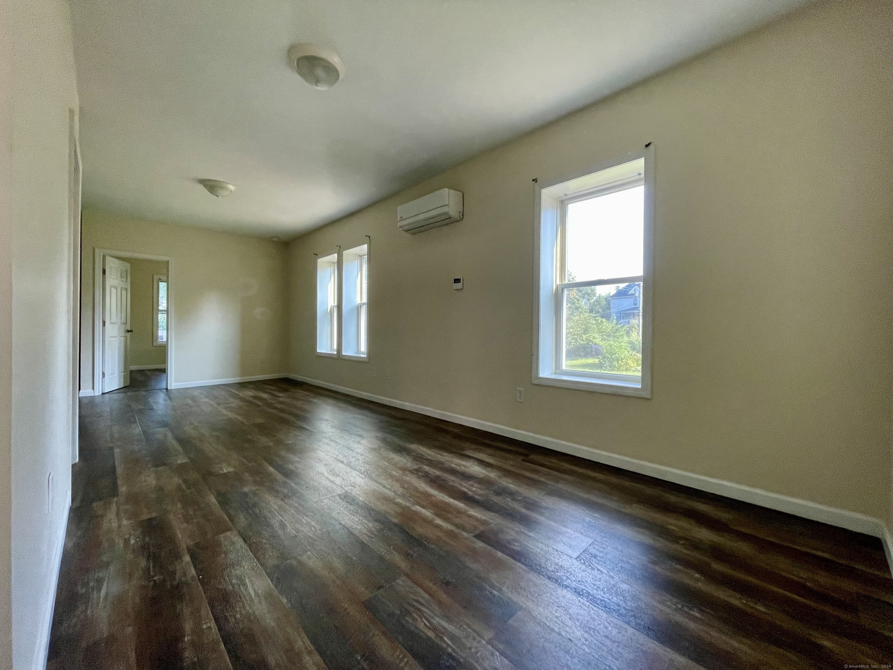 14 Dwight Street, Unit 1B Bristol, CT 06010 - Photo 5 of 12