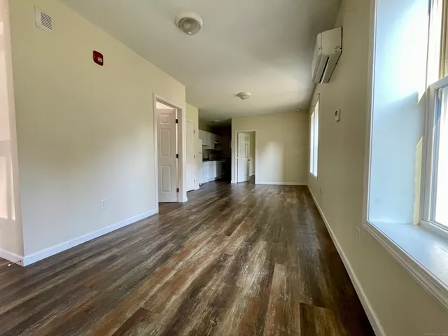 $1,450 | 14 Dwight Street, Unit 1B, Bristol, CT 06010