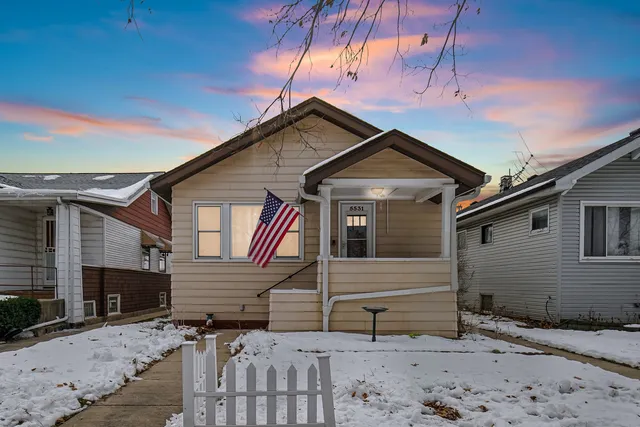 $359,900 | 5531 West Grace Street, Chicago, IL 60641
