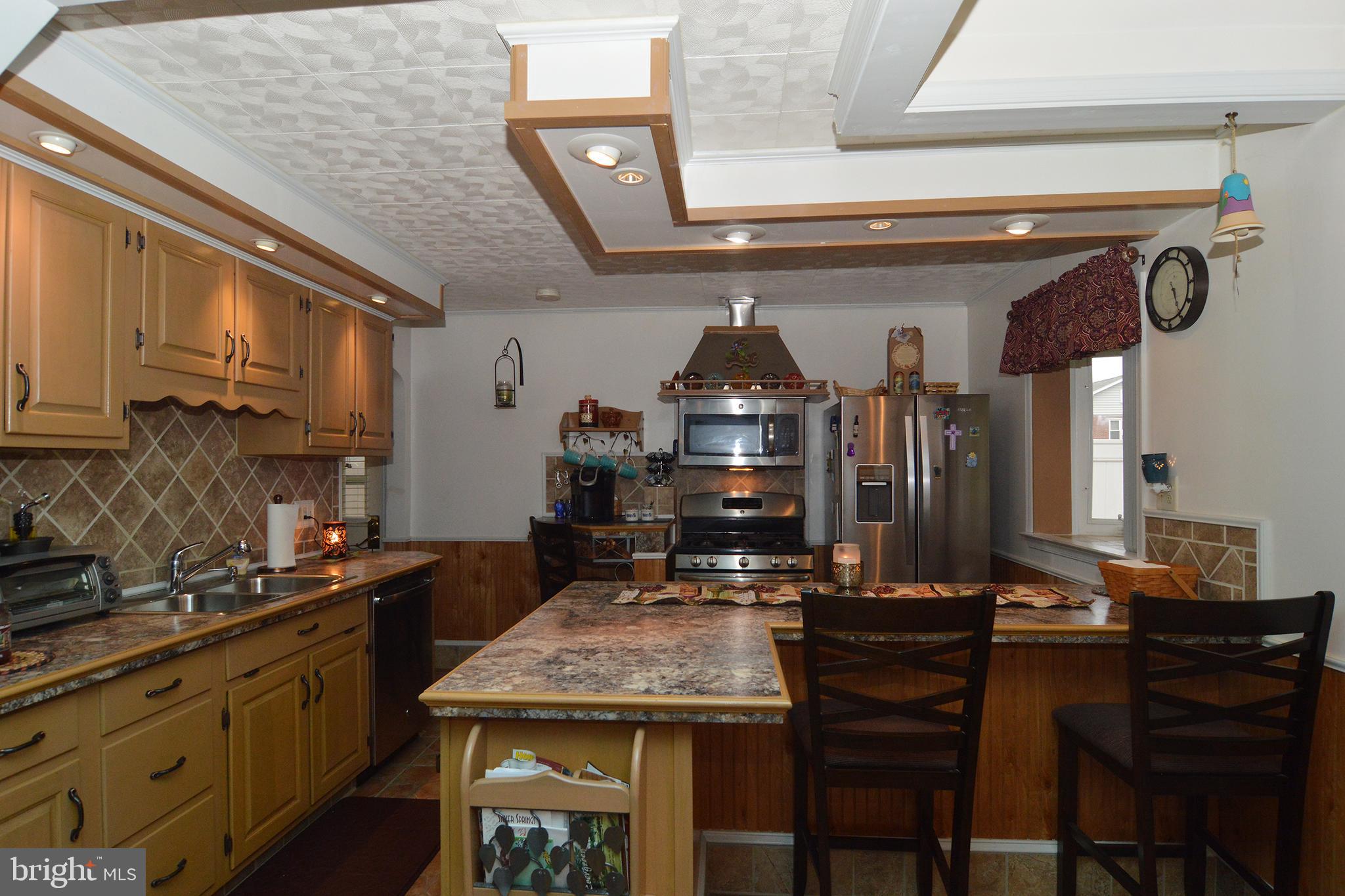 1431 Fayette Avenue Reading, PA 19607 - Photo 3 of 27 Gallery Image 3
