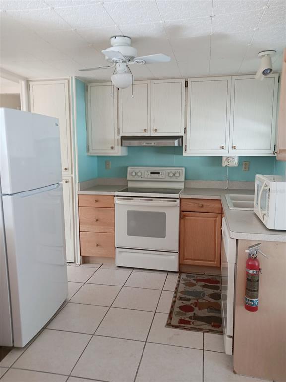 276 Inner Drive West Venice, FL 34285 - Photo 4 of 18 Gallery Image 4