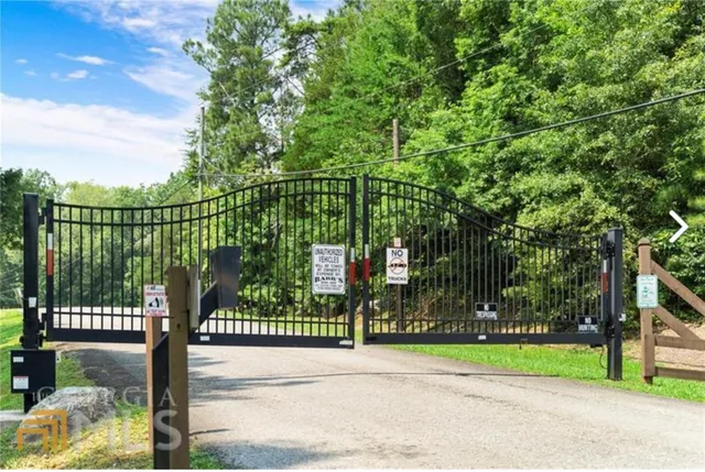 a view of a yard with an trees