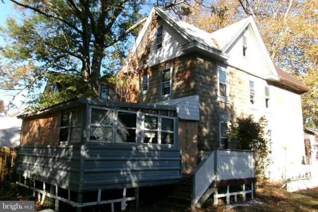 a view of house with a outdoor space
