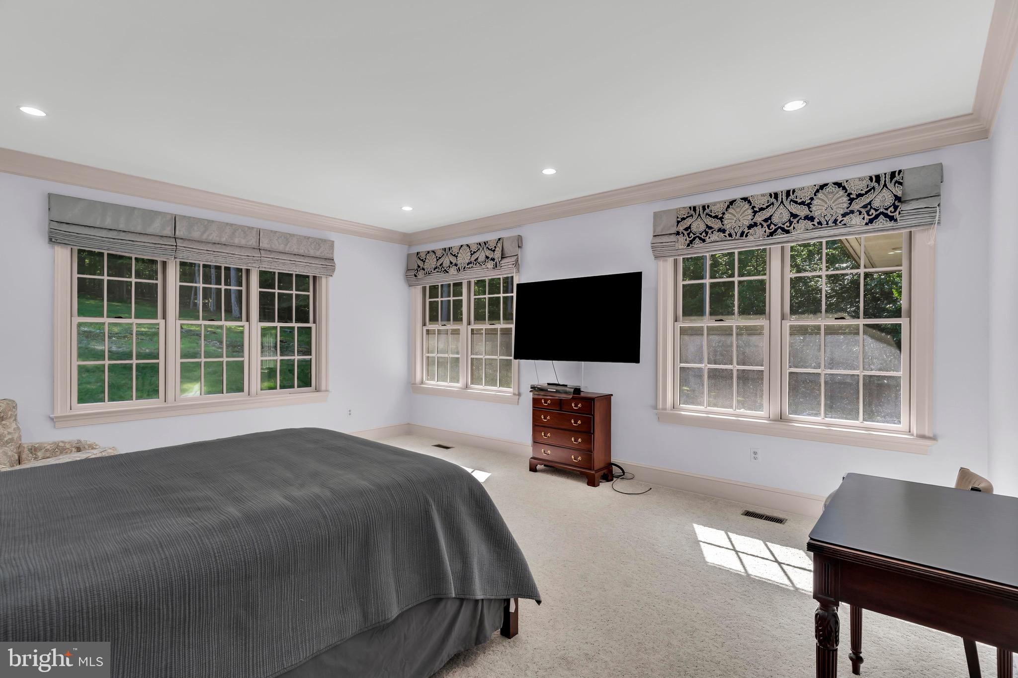 11036 Popes Head Road Fairfax, VA 22030 - Photo 27 of 49