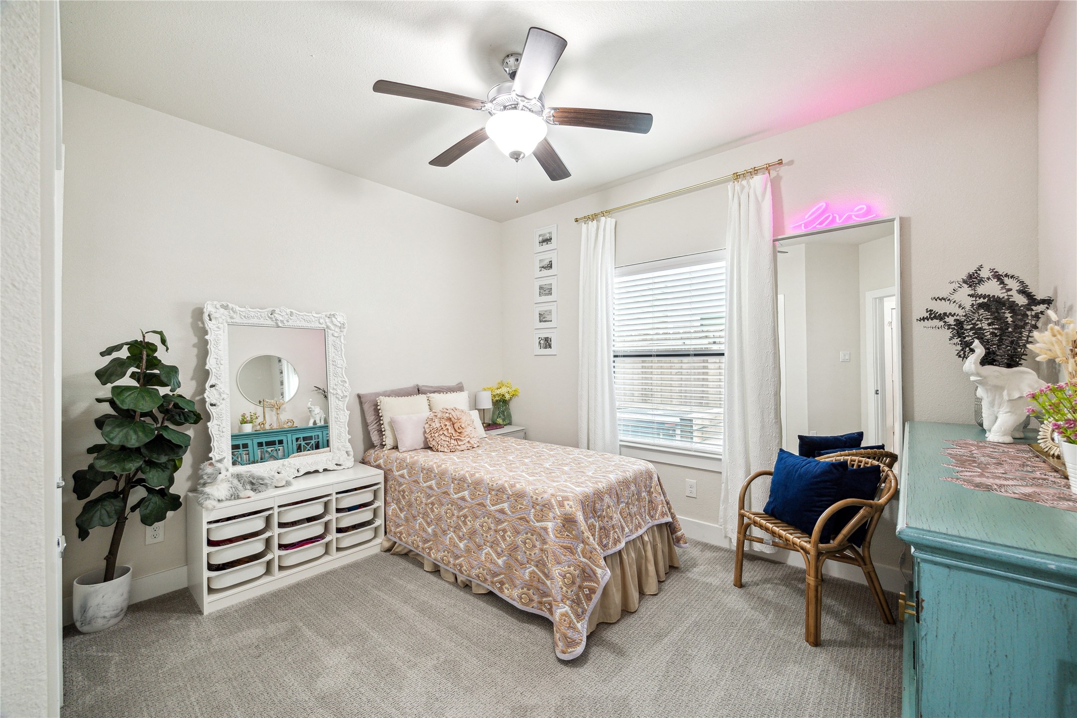 3939 Tulane Street Houston, TX 77018 - Photo 13 of 23 a bedroom with furniture and a window