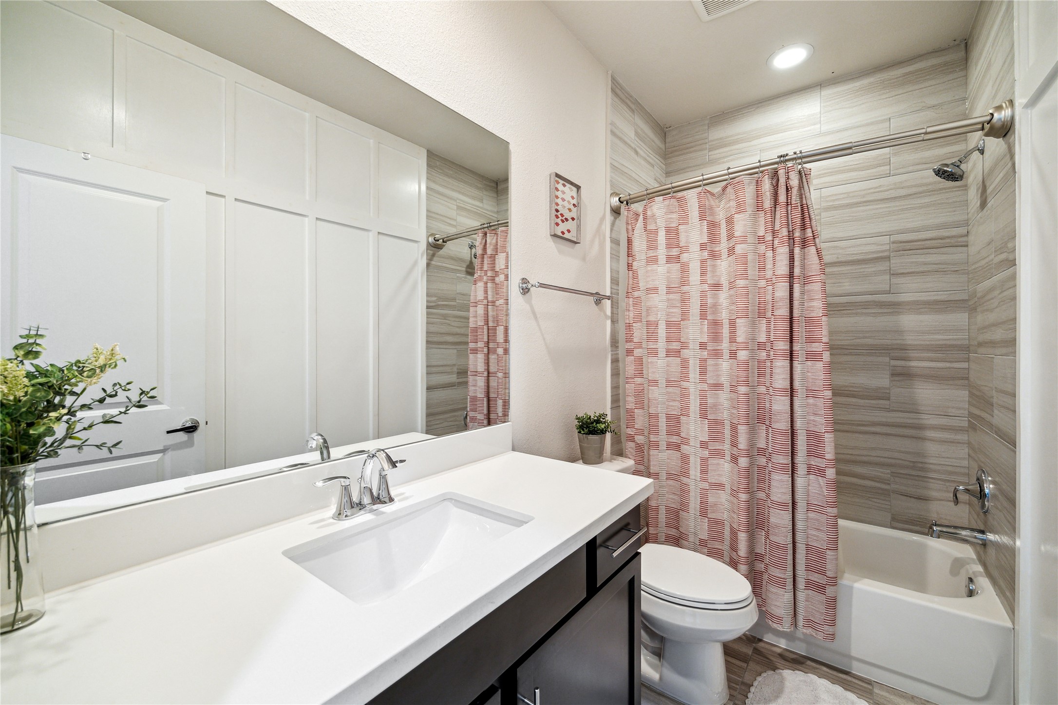 3939 Tulane Street Houston, TX 77018 - Photo 15 of 23 a bathroom with a sink toilet and shower