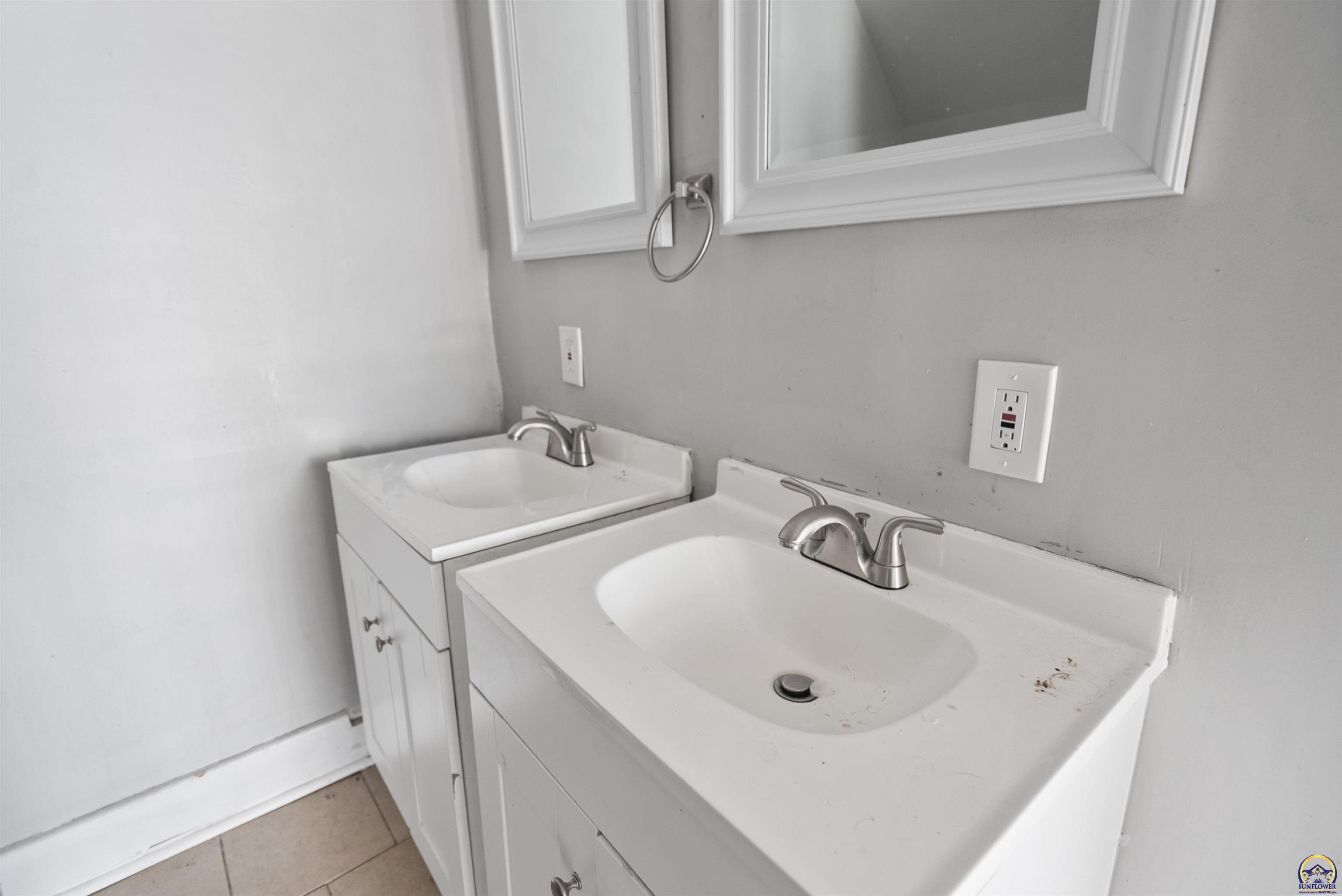 518 Southwest Lane Street Topeka, KS 66606 - Photo 39 of 56