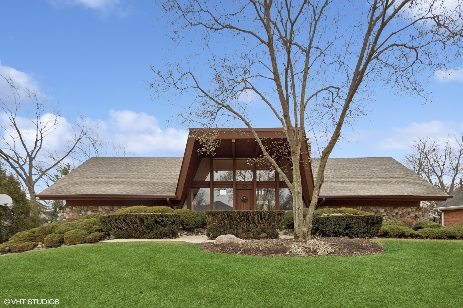 128 Stirrup Lane Burr Ridge, IL 60527 - Photo 1 of 38 Gallery Image 1