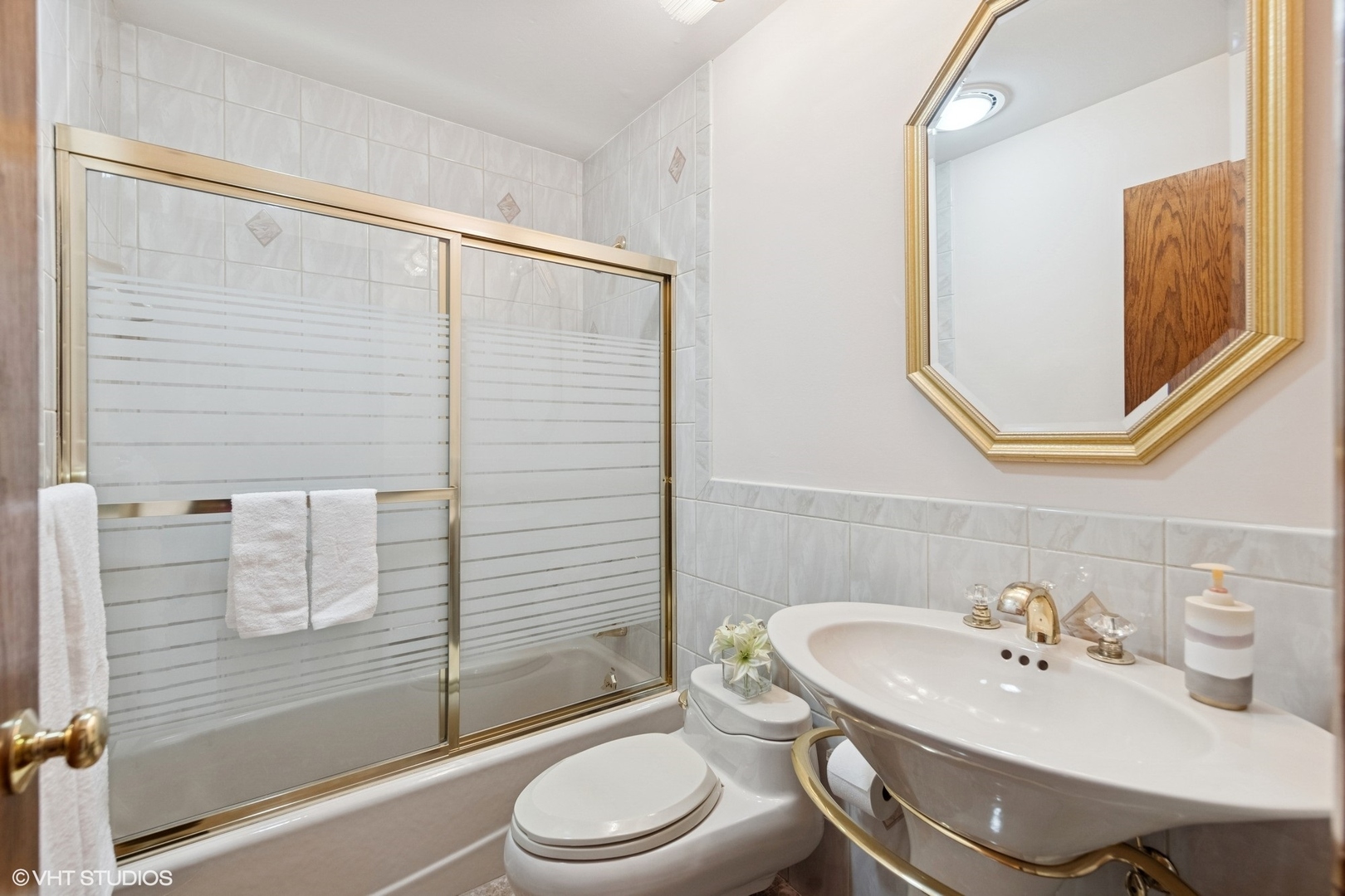 128 Stirrup Lane Burr Ridge, IL 60527 - Photo 17 of 38 Gallery Image 17
