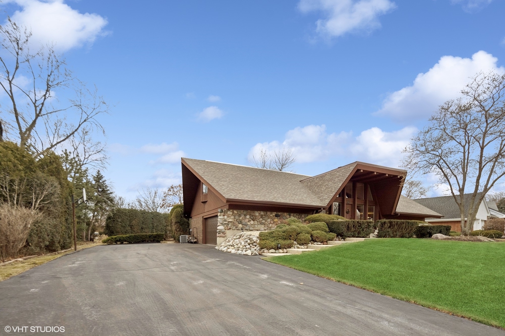 128 Stirrup Lane Burr Ridge, IL 60527 - Photo 2 of 38 Gallery Image 2
