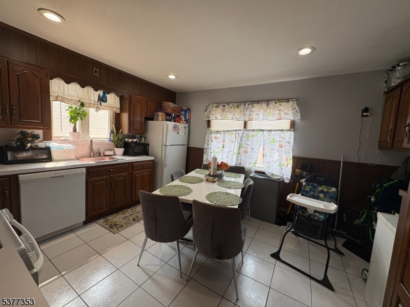 128 Grove Street, Unit 2 Bloomfield, NJ 07003 - Photo 22 of 33