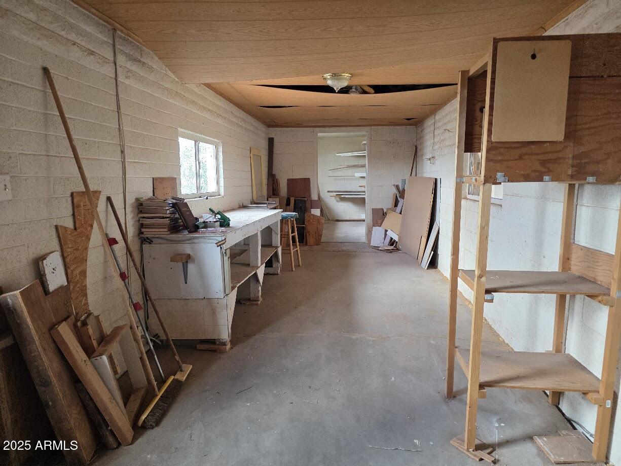 8 Trail Drive St. Johns, AZ 85936 - Photo 20 of 24 Storage