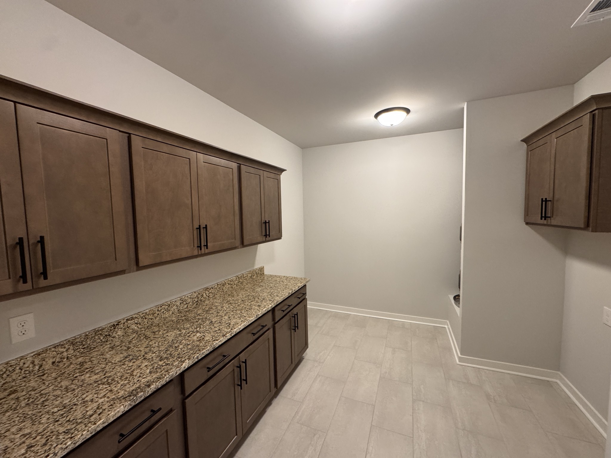 520 West Foxrun Springfield, TN 37172 - Photo 3 of 22 Gallery Image 3