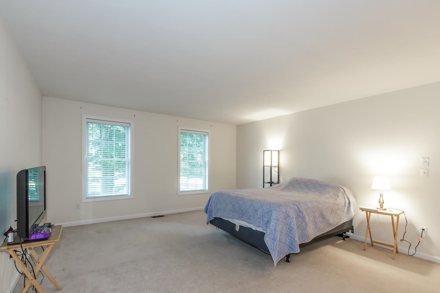 6 Cardinal Circle Derry, NH 03038 - Photo 16 of 40