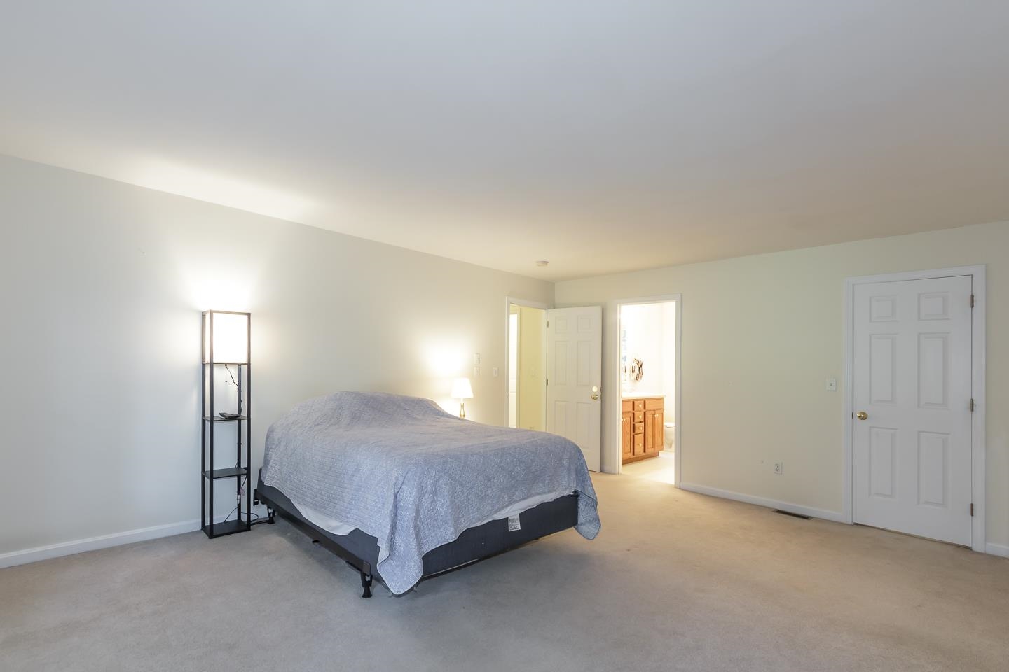 6 Cardinal Circle Derry, NH 03038 - Photo 17 of 40