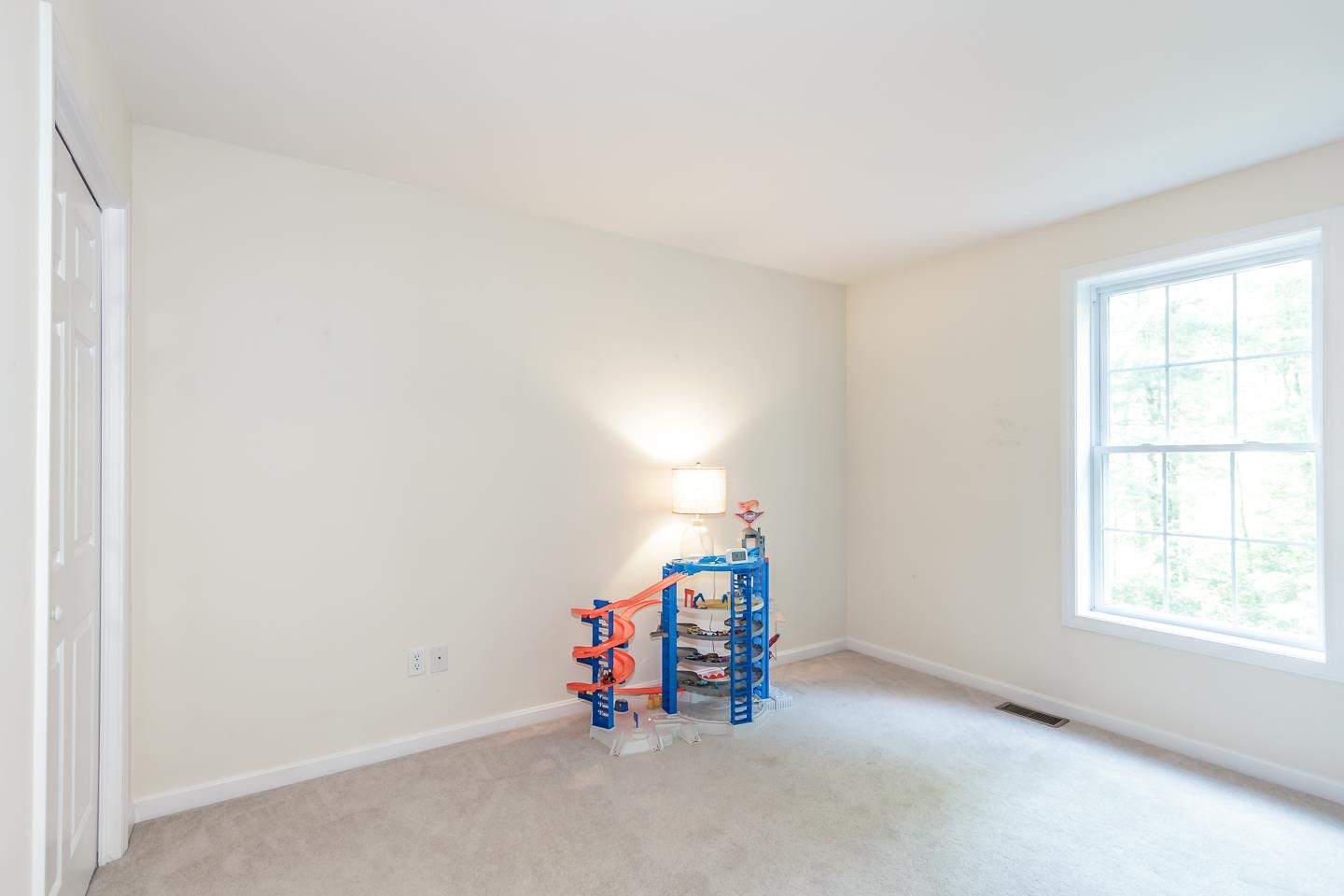 6 Cardinal Circle Derry, NH 03038 - Photo 21 of 40