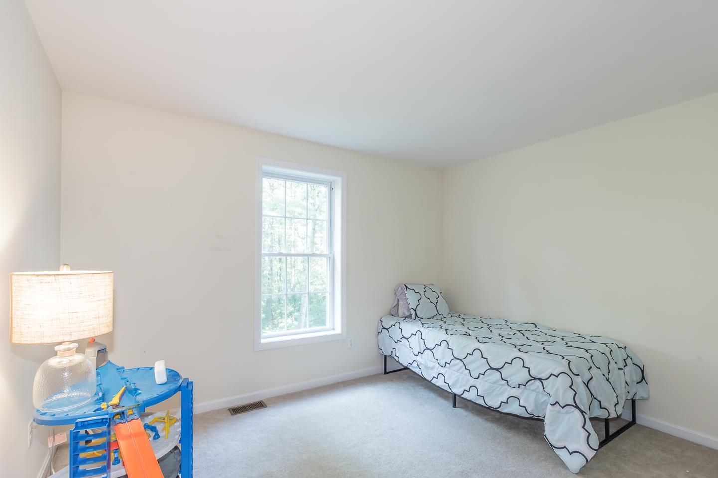 6 Cardinal Circle Derry, NH 03038 - Photo 23 of 40