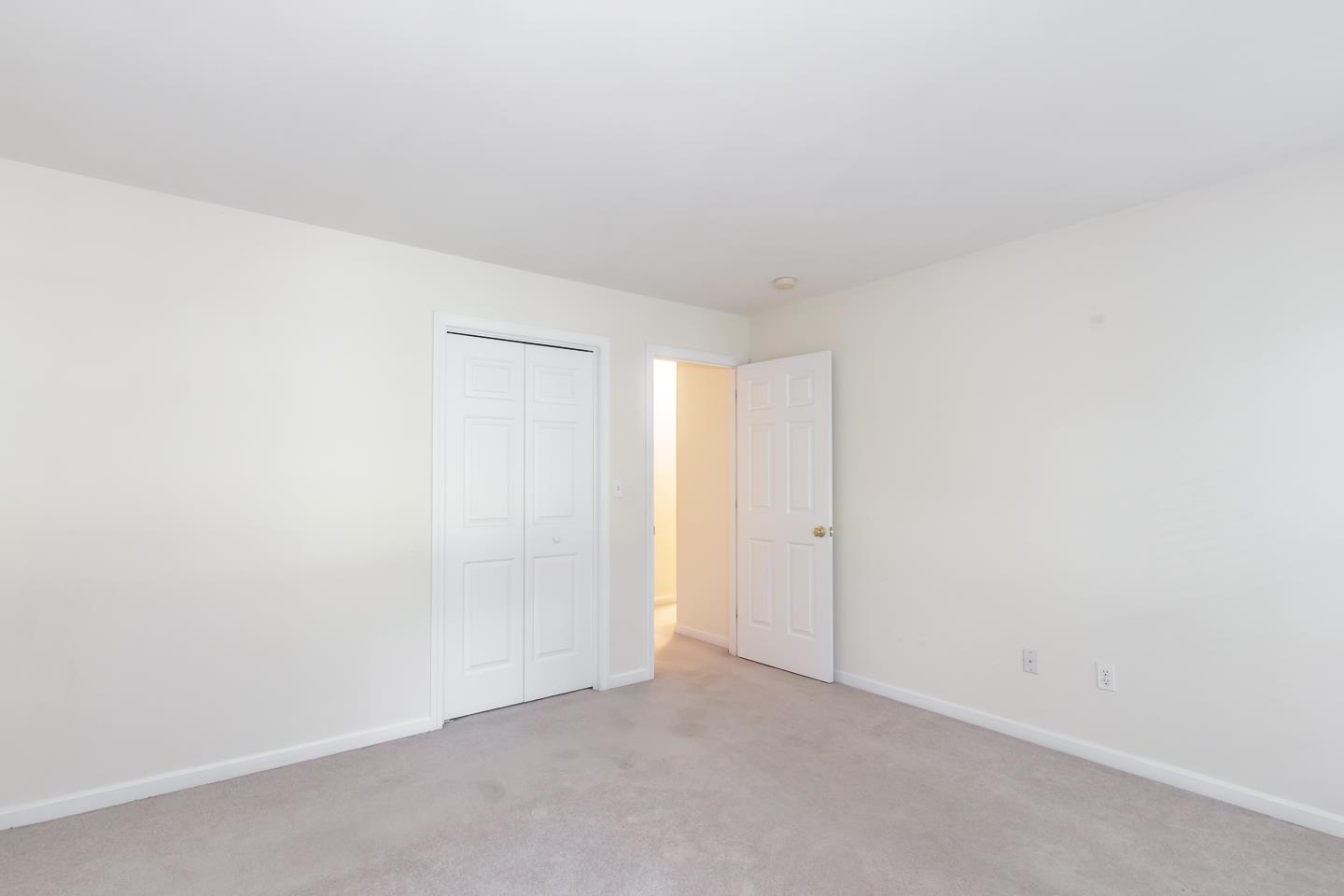 6 Cardinal Circle Derry, NH 03038 - Photo 26 of 40