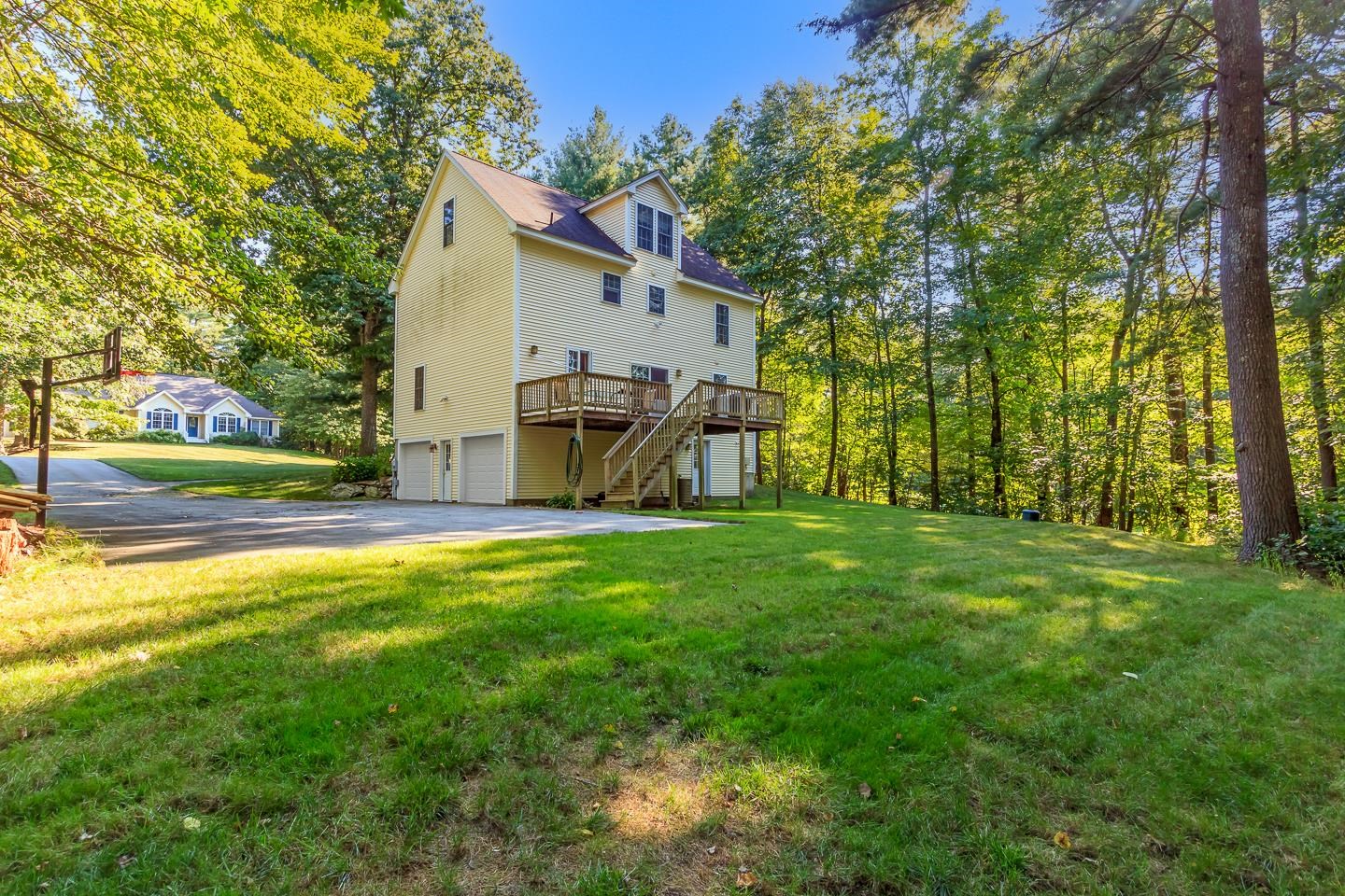 6 Cardinal Circle Derry, NH 03038 - Photo 33 of 40