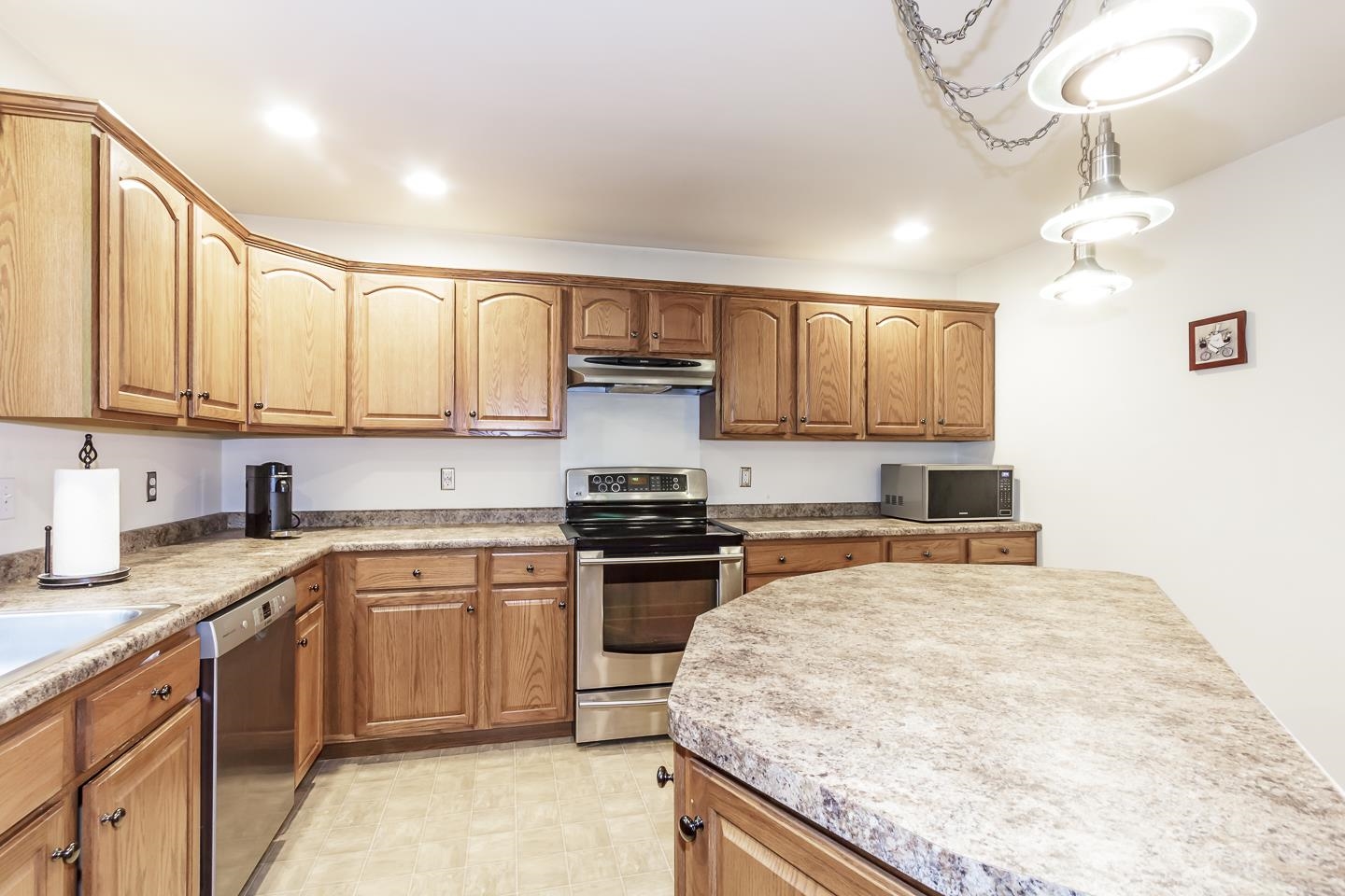 6 Cardinal Circle Derry, NH 03038 - Photo 9 of 40