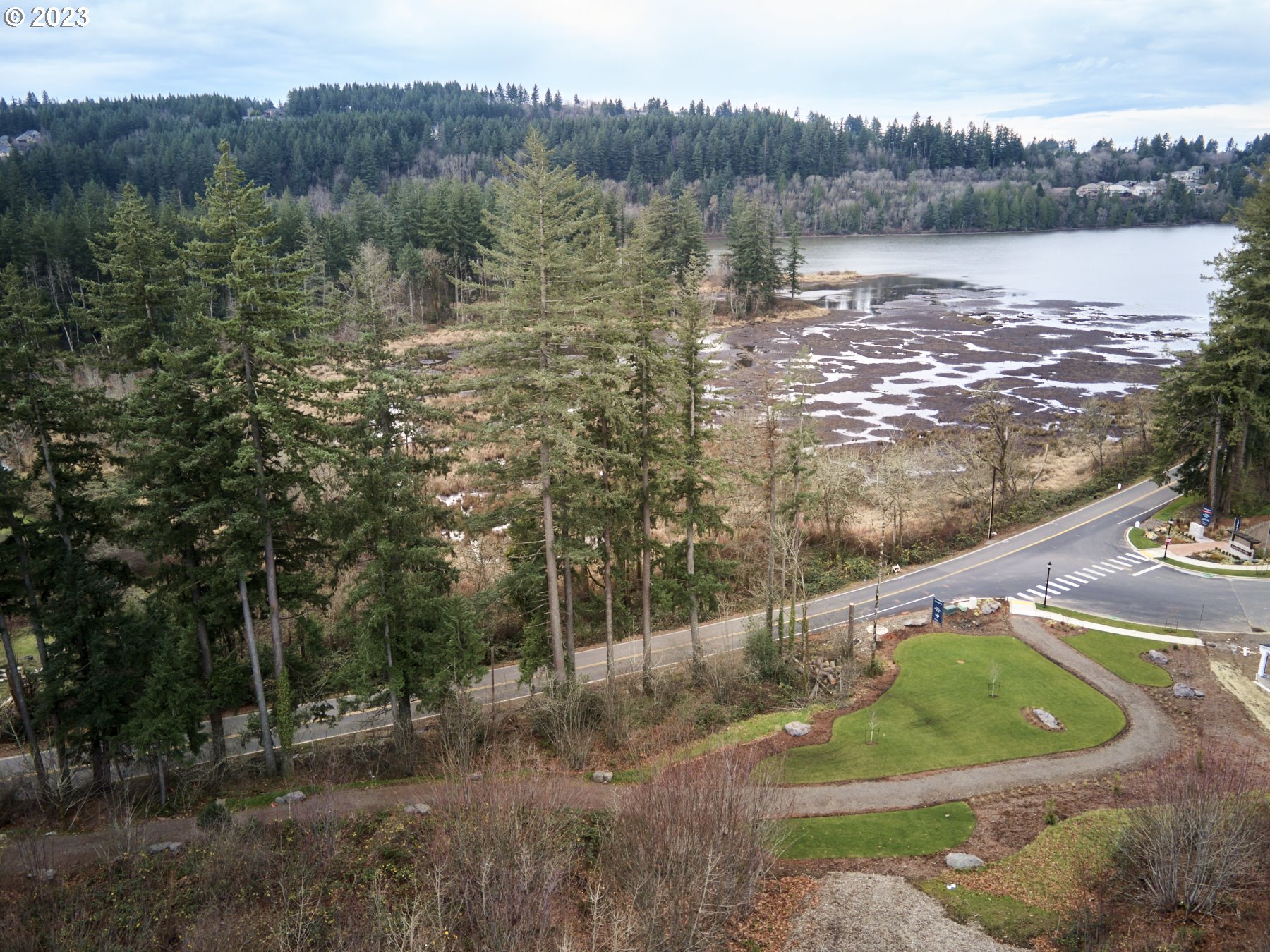 4633 North Adams Street Camas, WA 98607 - Photo 40 of 40 a view of a lake in middle of the town