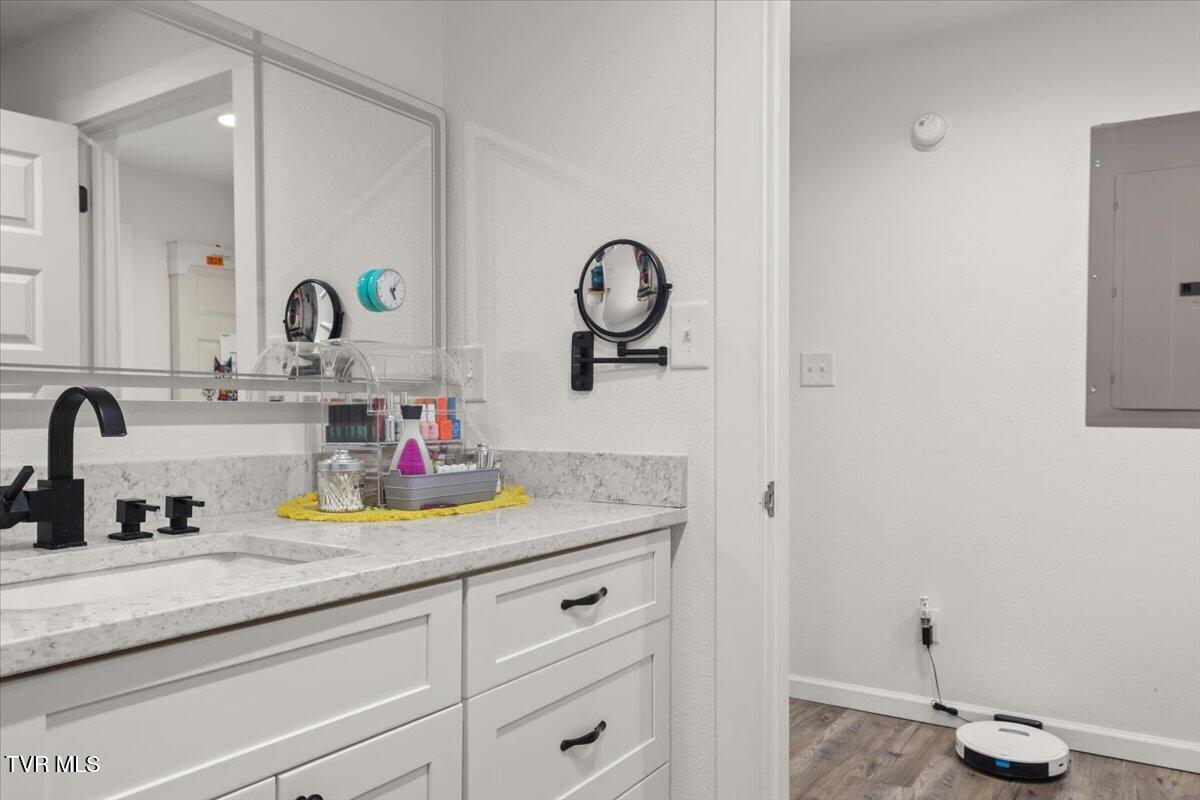 599 Harlan Street Greeneville, TN 37745 - Photo 19 of 38 23-Bathroom