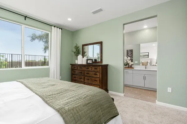 $468,490 | 1947 North Dee Ann Avenue, Fresno, CA 93727