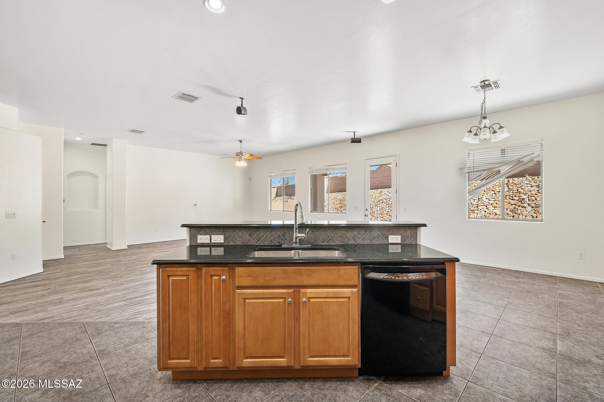 1053 South Seldon Place Vail, AZ 85641 - Photo 16 of 45 Kitchen