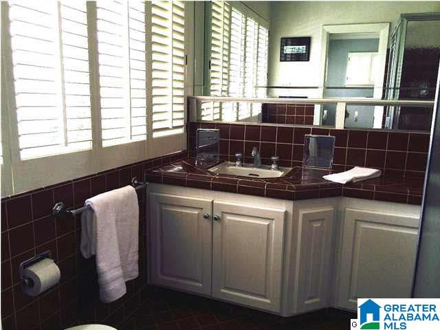 1069 Shades Crest Road Birmingham, AL 35226 - Photo 16 of 34