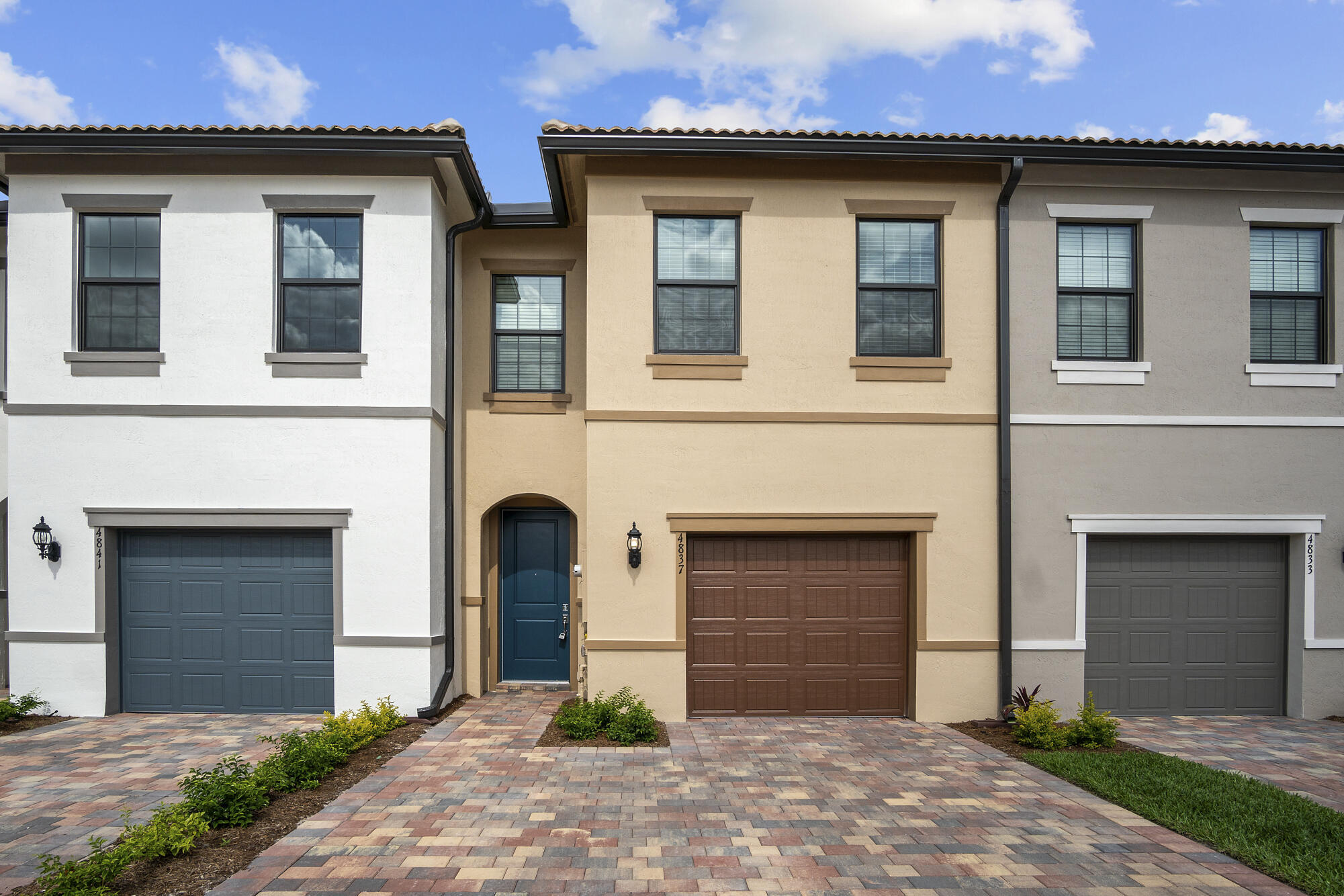 4837 Chantilly Road Lake Worth, FL 33467 - Photo 2 of 26 034RF