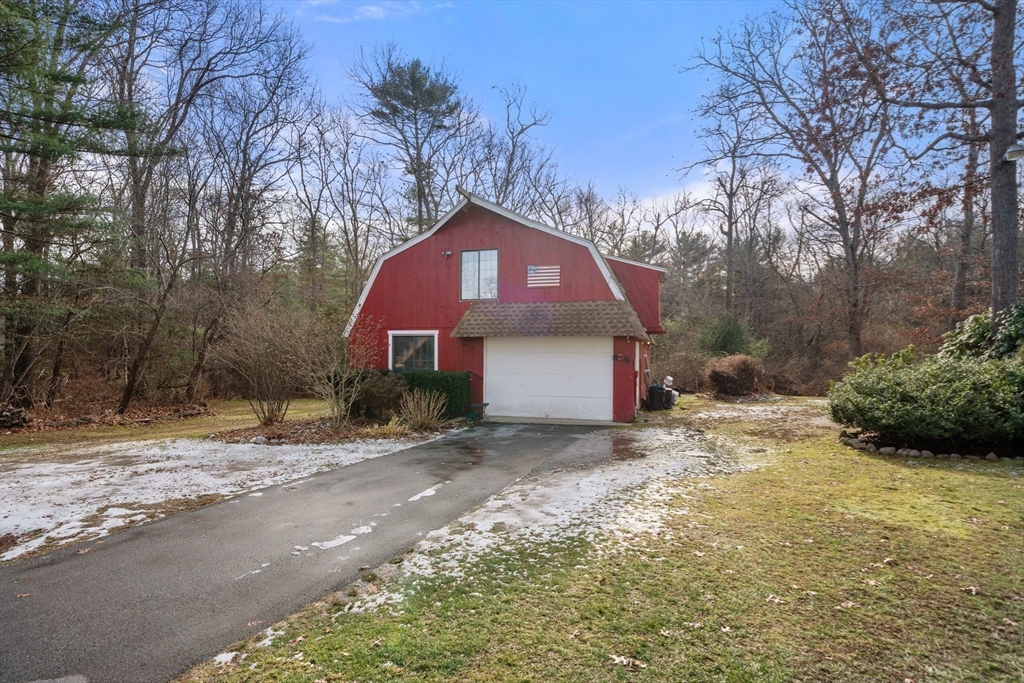 174 Reed Street Hanson, MA 02341 - Photo 9 of 42 Gallery Image 9