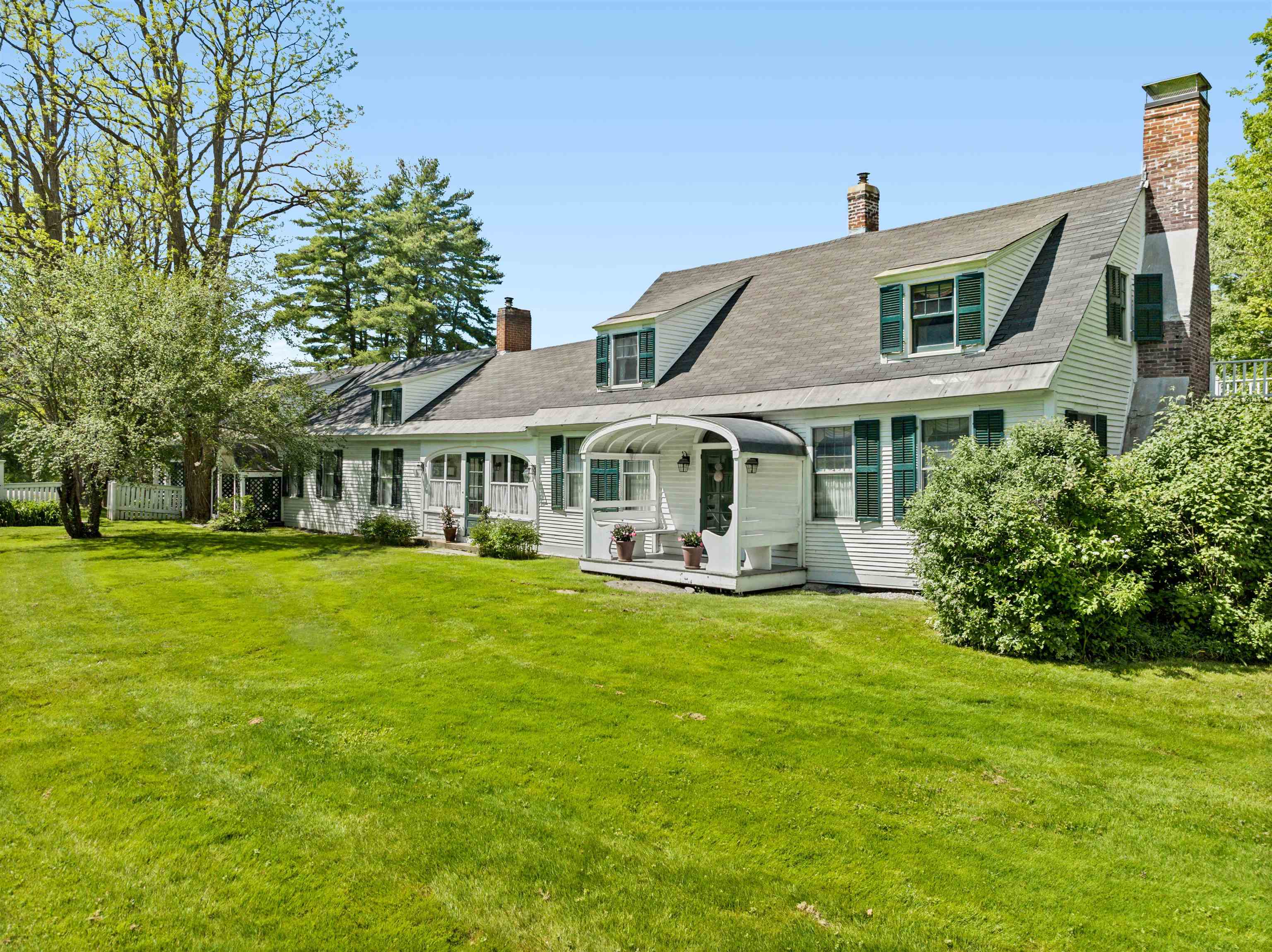 2810 Crosstown Road Berlin, VT 05602 - Photo 1 of 40