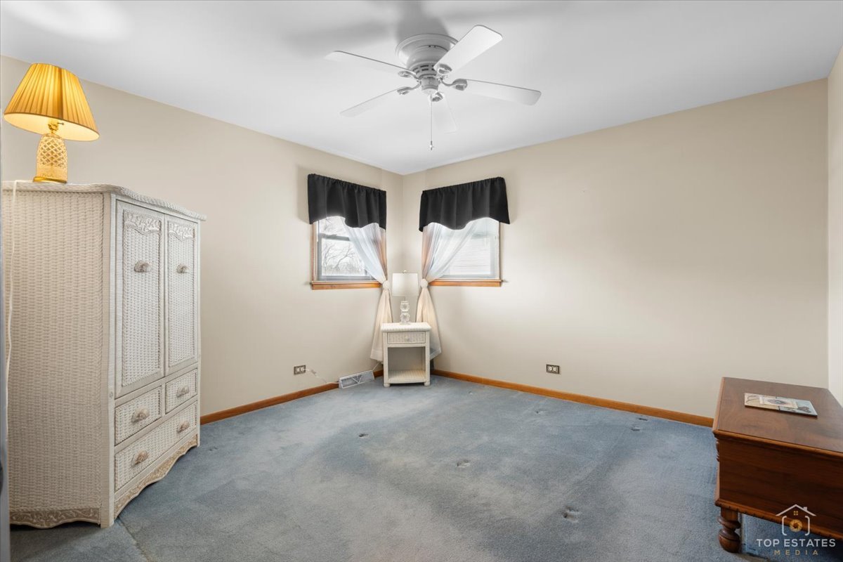 216 Evergreen Street Addison, IL 60101 - Photo 18 of 43