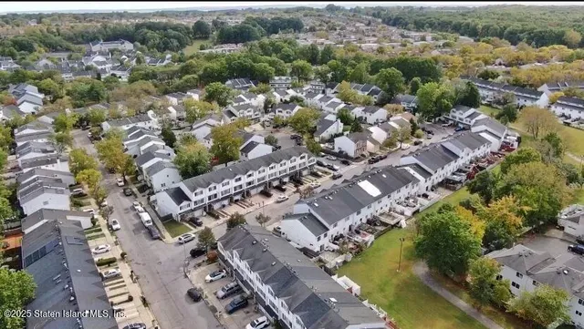 $668,000 | 36 Carlyle Green | Arden Heights