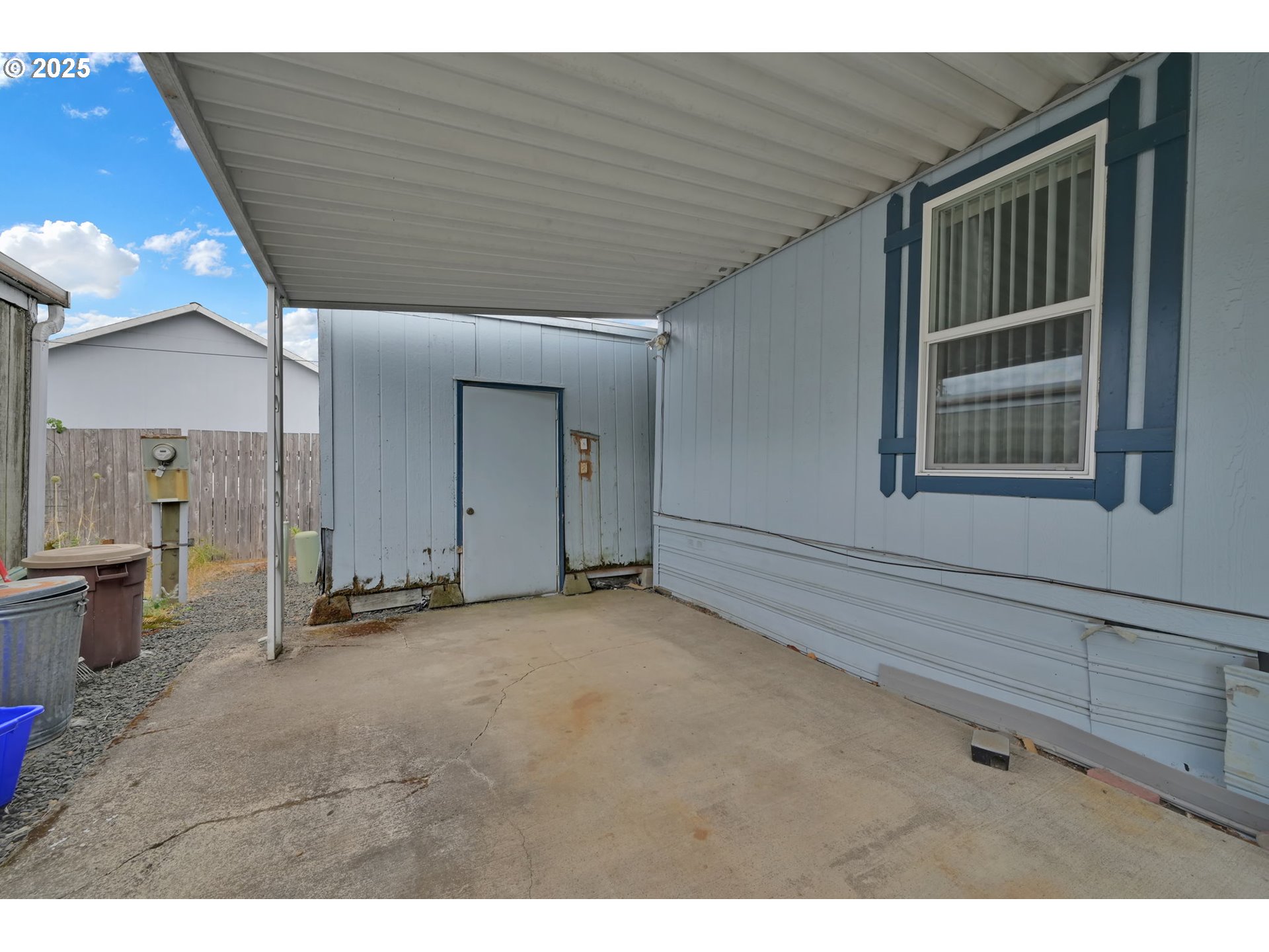 1120 West Fairview Drive, Unit 3 Springfield, OR 97477 - Photo 19 of 21 a view of an empty room with a window