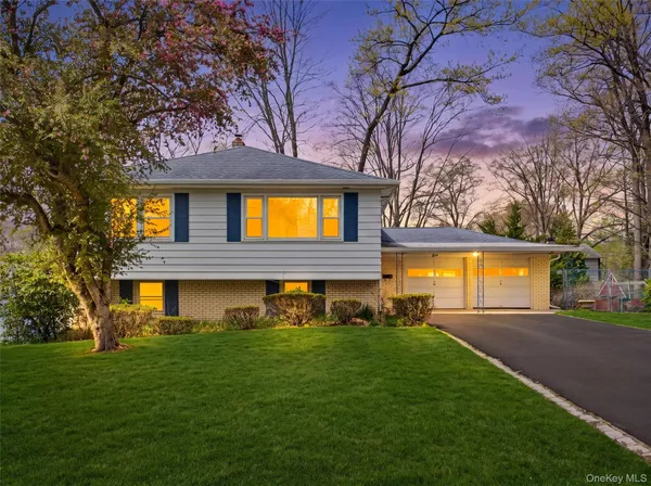 $805,000 | 11 Willow Drive, Suffern, NY 10901